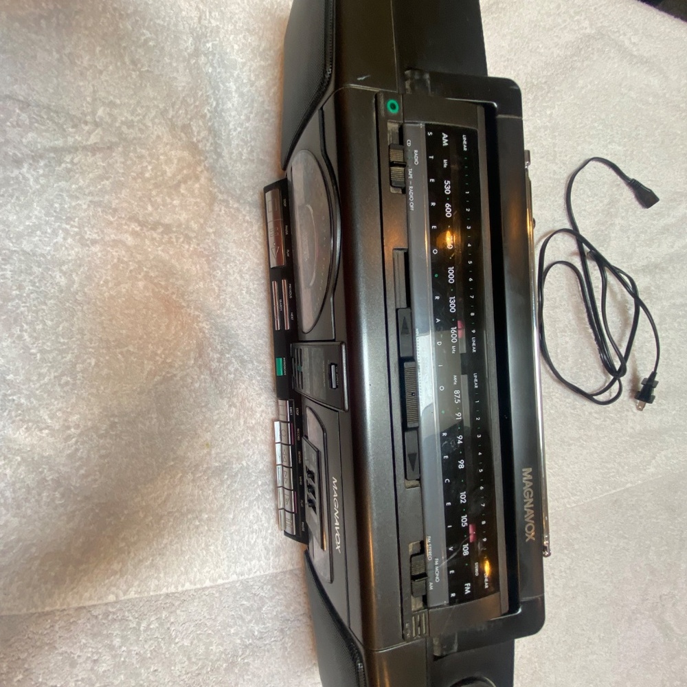 Vintage Magnavox Boombox  CD, Tape & Radio - Picture 3 of 8